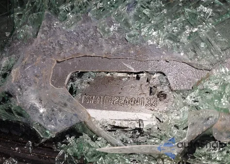 2002 Ford F-350 Lariat/Xl/Xlt from USA, damaged, VIN 1FTSW31F42EA44133